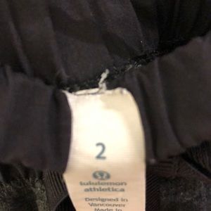 lululemon athletica Pants - Lululemon black & gray jogger, sz 2, 68154 lululemon athletica Pants - Lululemon black & gray jogger, sz 2, 68154